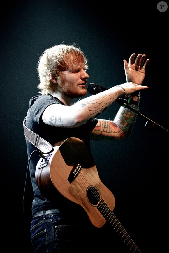 Ed Sheeran fait le show au Bataclan à Paris, le 27 novembre 2014.