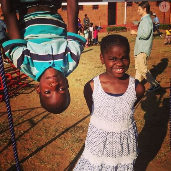 Mercy et David, les enfants de Madonna au Malawi, novembre 2014.