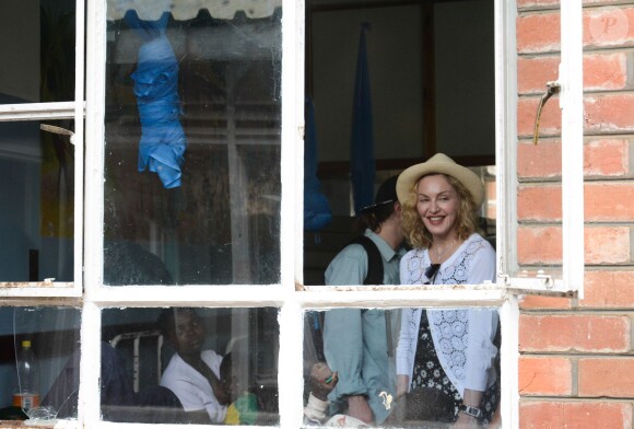 Madonna au Queen Elizabeth Central Hospital à Blantyre, Malawi, le 27 novembre 2014