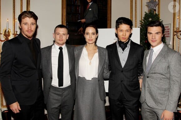 Garrett Hedlund, Jack O'Connell, Angelina Jolie, Takamasa Ishihara et Finn Wittrock lors du déjeuner consacré au film Invincible (Unbroken) à New York le 2 décembre 2014.