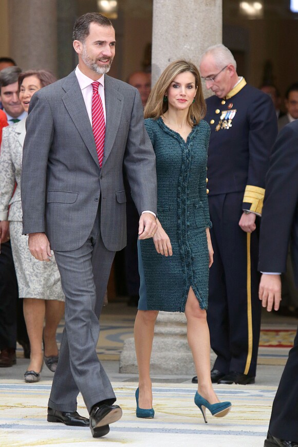 Le roi Felipe VI et la reine Letizia d'Espagne décernent les trophées des Premios Nacionales del Deporte 2013 au palais royal El Pardo. Madrid, le 4 décembre 2014.