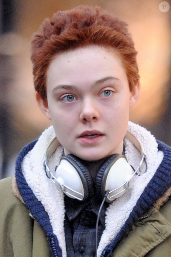 Elle Fanning sur le tournage du film Three Generations à New York le 4 décembre 2014.