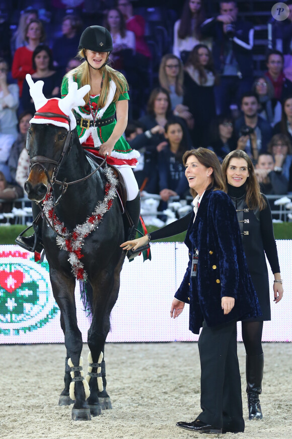 La princesse Caroline de Hanovre lors de l’épreuve Style & Sport Competition for AMADE au troisième jour du Gucci Paris Masters à Villepinte le 6 décembre 2014