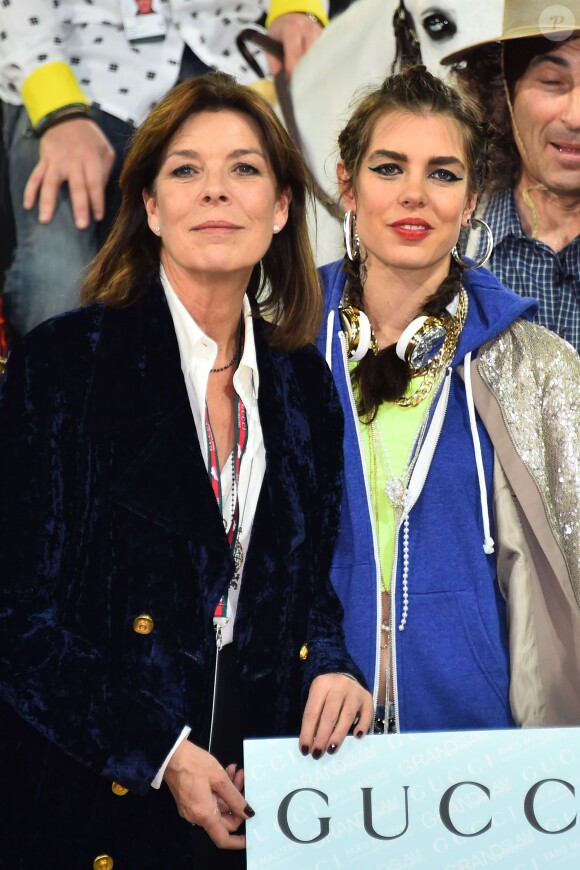 La princesse Caroline de Hanovre et Charlotte Casiraghi lors de l’épreuve Style & Sport Competition for AMADE au troisième jour du Gucci Paris Masters à Villepinte le 6 décembre 2014