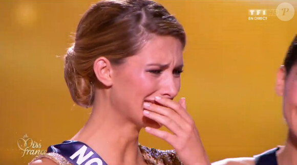 Camille Cerf (Miss Nord-Pas-de-Calais), sacrée Miss France 2015, lors de la cérémonie de Miss France 2015 sur TF1, le samedi 6 décembre 2014.