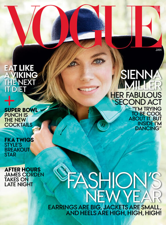 Sienna Miller photographiée par Mario Testino pour le numéro de janvier 2015 du magazine Vogue.