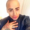 Voici Jordan James, jeune maquilleur anglais de 23 ans, qui aurait dépensé près de 150 000 dollars en chirurgie esthétique pour ressembler à son idole, Kim Kardashian. Photo postée le 29 septembre 2014.