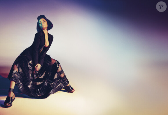 Nicki Minaj figure sur la campagne printemps-été 2015 de Roberto Cavalli.