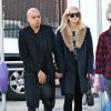 Exclusif - Evan Ross et son épouse Ashlee Simpson, enceinte, se rendent dans un magasin Toys"R"Us à Van Nuys. Le 19 décembre 2014.