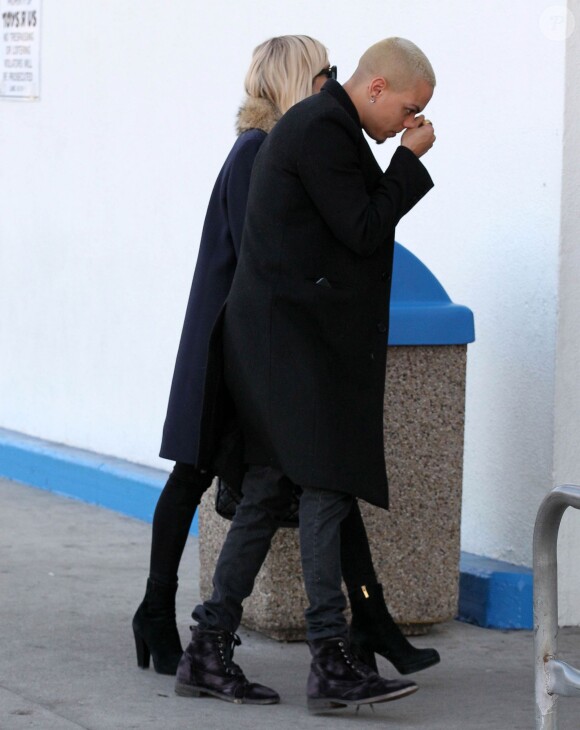 Exclusif - Evan Ross et Ashlee Simpson, enceinte, se rendent dans un magasin Toys"R"Us à Van Nuys. Le 19 décembre 2014.