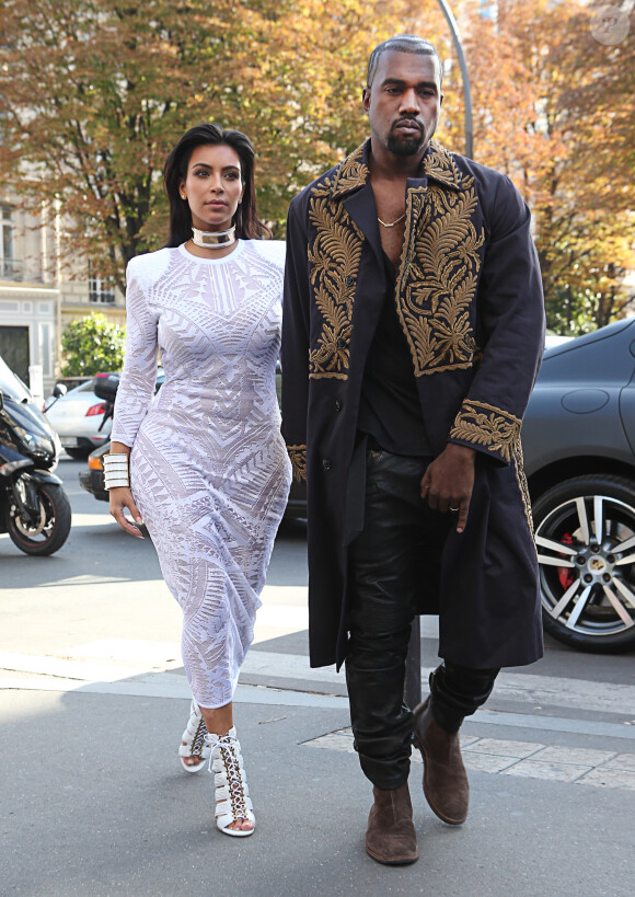 Kim Kardashian et Kanye West à Paris, après le défilé Balmain. Le 25 septembre 2014.