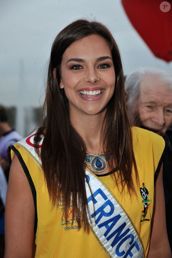 Marine Lorphelin (Miss France 2013) - Départ de la 28e Course Du Coeur pour soutenir le don d'organes au Trocadero à Paris, le 2 avril 2014