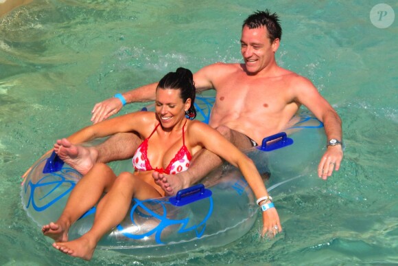 John Terry et son épouse Toni à Dubaï, quelques jours après les révélations sur ses aventures extra-conjugales, le 14 février 2010