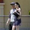 Joseph Gordon-Levitt et sa girlfriend Tasha McCauley à Los Angeles, le 10 mai 2014. Ils se sont mariés le 20 décembre 2014 dans le plus grand secret.