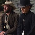 Joel Edgerton et la veuve Natalie Portman dans Jane Got A Gun.