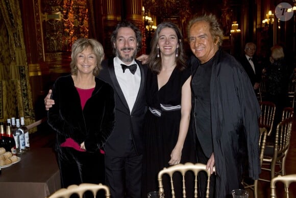 Danièle Thompson, Guillaume Gallienne et sa femme Amandine, Albert Koski - 40e anniversaire du Conseil Pasteur-Weizmann à l'Opéra Garnier à Paris le 12 janvier 2015.