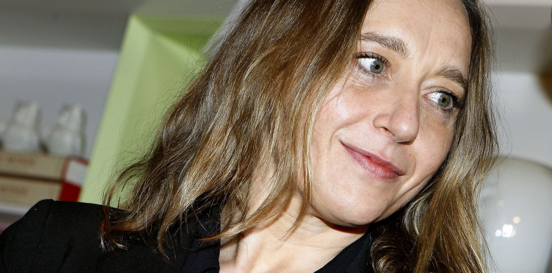 Qui Est La Compagne De Virginie Despentes Virginie Despentes, libérée par son homosexualité, évoque l'alcool et la  drogue - Purepeople