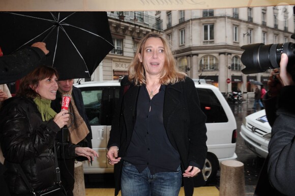 Virginie Despentes reçoit le prix Renaudot à Paris, le 8 novembre 2010.