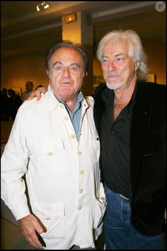 Guy Béart et le chanteur Hugues Aufray au musée Maillol à Paris le 10 octobre 2006