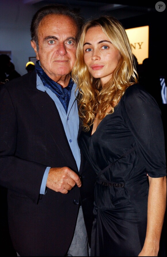 Guy béart et sa fille Emmanuelle lors de la soirée d'inauguration du Sony Dream World au Palais des Congrès le 4 septembre 2003