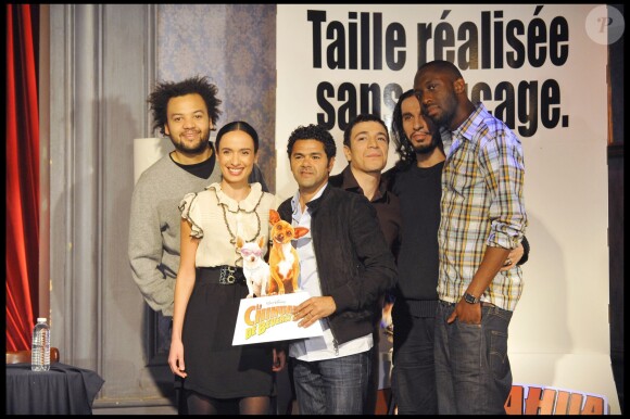 Fabrice Eboué, Amelle Chahbi, Jamel Debbouze, Thomas N'gijol et Dedo à Paris le 1er mars 2009. 