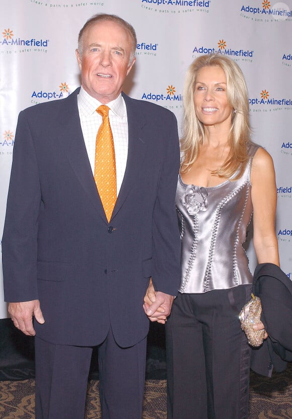 James Caan et Linda à Los Angeles, le 15 octobre 2004.