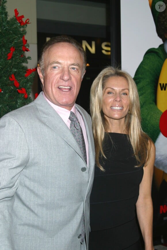 James Caan et Linda à New York, le 2 novembre 2003. 