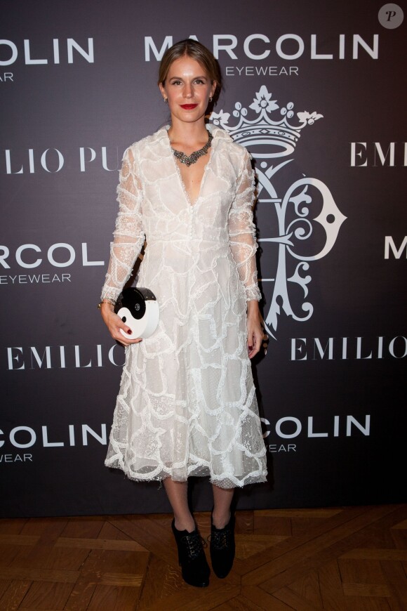 Eugenie Niarcos assiste au dîner de présentation d'Emilio Pucci Eyewear par Marcolin à l'ambassade d'Italie. Paris, le 26 janvier 2015.