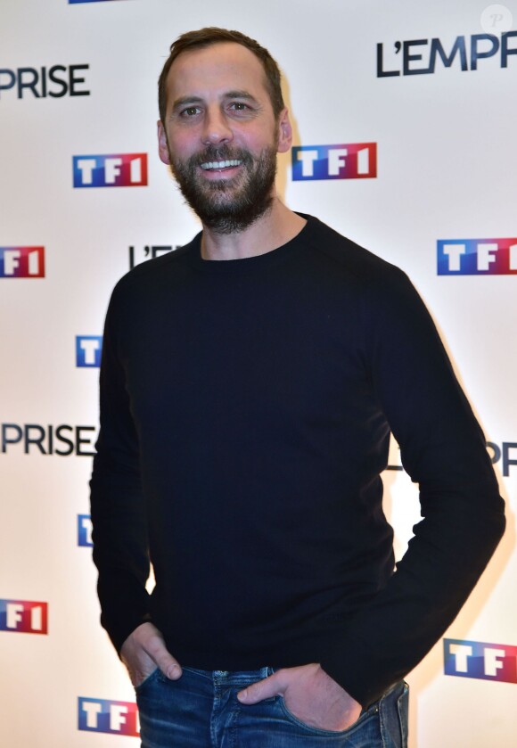 Fred Testot lors du Photocall du téléfilm "L'emprise" à l'occasion de la projection au cinéma "L'Arlequin" à Paris, le 21 janvier 2015. 
