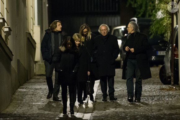 Jean Sarkozy, sa femme Jessica, Didier Barbelivien, sa femme Laure et Jean-Baptiste Descroix-Vernier, à la fête d'anniversaire organisée à l'occasion des 60 ans de Nicolas Sarkozy à son domicile à Paris, le 30 janvier 2015.