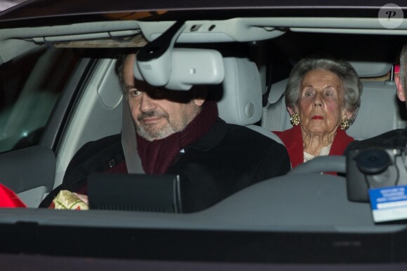 Guillaume Sarkozy et sa mère Andrée (dite Dadou) Mallah - Arrivées des invités à la fête d'anniversaire organisée à l'occasion des 60 ans de Nicolas Sarkozy à son domicile à Paris, le 30 janvier 2015. Nicolas Sarkozy a eu 60 ans le 28 janvier.