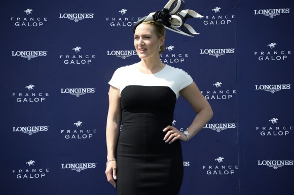 Kate Winslet - 165e "Prix de Diane Longines" à l'hippodrome de Chantilly le 15 juin 2014.