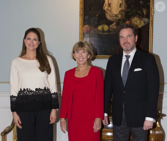 La princesse Madeleine de Suède, enceinte de cinq mois de son deuxième enfant, et son mari Christopher O'Neill étaient reçus le 2 février 2015 à déjeuner au château de Gävle.