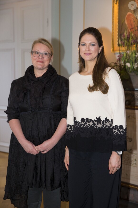 La princesse Madeleine de Suède, enceinte de cinq mois de son deuxième enfant, et son mari Christopher O'Neill étaient reçus le 2 février 2015 à déjeuner au château de Gävle.