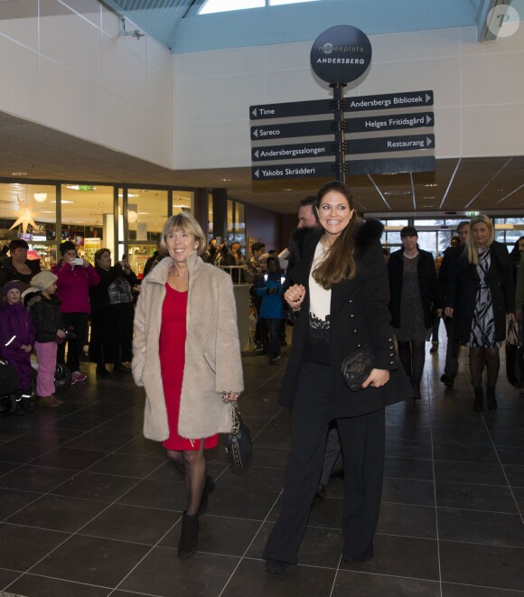 La princesse Madeleine de Suède, enceinte de 5 mois de son deuxième enfant, et son mari Christopher O'Neill étaient le 2 février 2015 en visite officielle à Gävle.