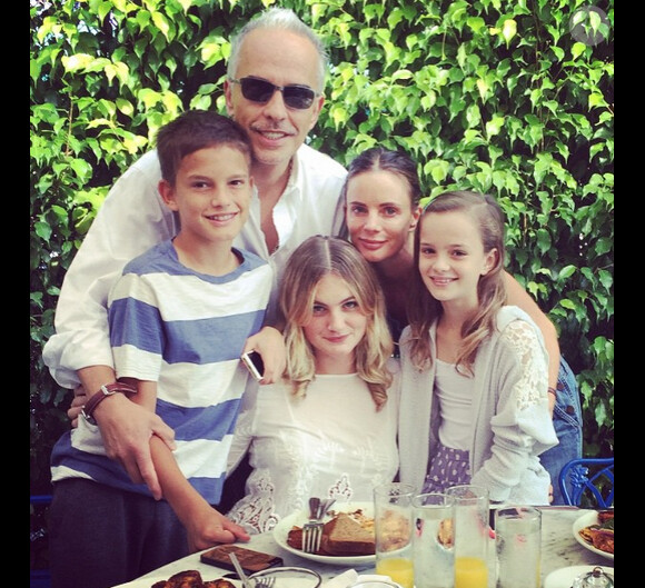 Gabrielle Anwar a ajouté une photo d'elle avec ses trois enfants Willow, Hugo et Paisley Rose sur son compte Instagram le 8 novembre 2014