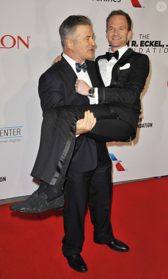 Alec Baldwin et Neil Patrick Harris au gala AIDS Foundation à New York. Le 28 octobre 2014 