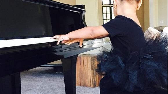 Kim Kardashian : Premières leçons de piano pour North, adorable danseuse étoile