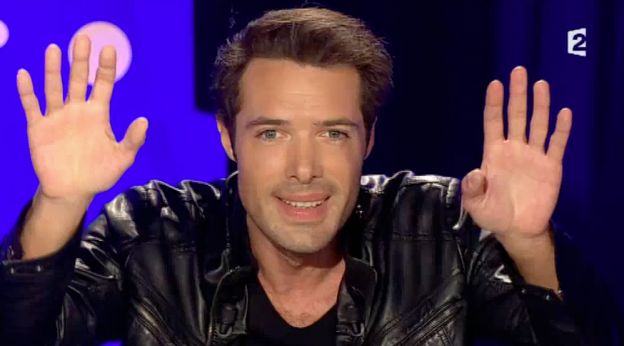 Nicolas Bedos offre un sketch sur la laïcité dans On n'est pas couché sur France 2. Le 7 février 2015.