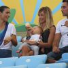 Ludivine Sagna, Fiona Cabaye et sa fille Charlize lors du match France - Allemagne à Rio de Janeiro au Brésil le 4 juillet 2014