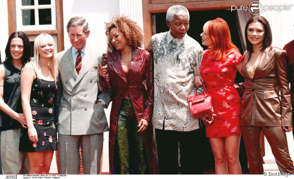  Les Spice Girls et le Prince Charles re&amp;ccedil;us par Nelson Mandela &amp;agrave; Johannesburg en Afrique du Sud le 1er novembre 1997 