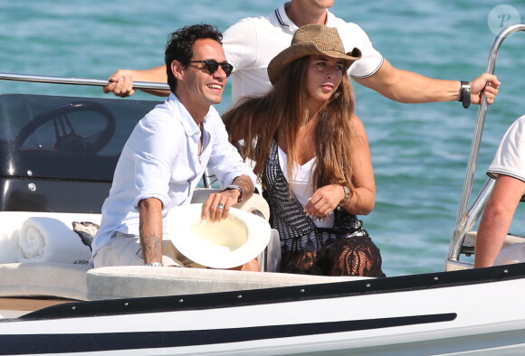 Marc Anthony et sa compagne Chloe Green quittent le club 55 a Saint Tropez le 6 juillet 2013.  Marc Anthony and his girlfriend Chloe Green leaving the club 55 in Saint Tropez, South France on july 6, 2013.06/07/2013 - Saint Tropez