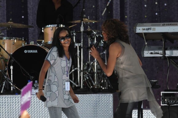 Whitney Houston et sa fille Bobbi Kristina lors des ABC's Good Morning America Summer Concert Series, au Rumsey Playfield de Central Park à New York le 1er septembre 2009