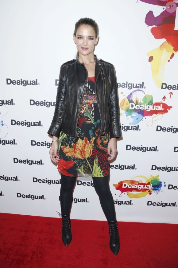 Katie Holmes assiste au défilé Desigual automne-hiver 2015-2016 au Lincoln Center. New York, le 12 février 2015.