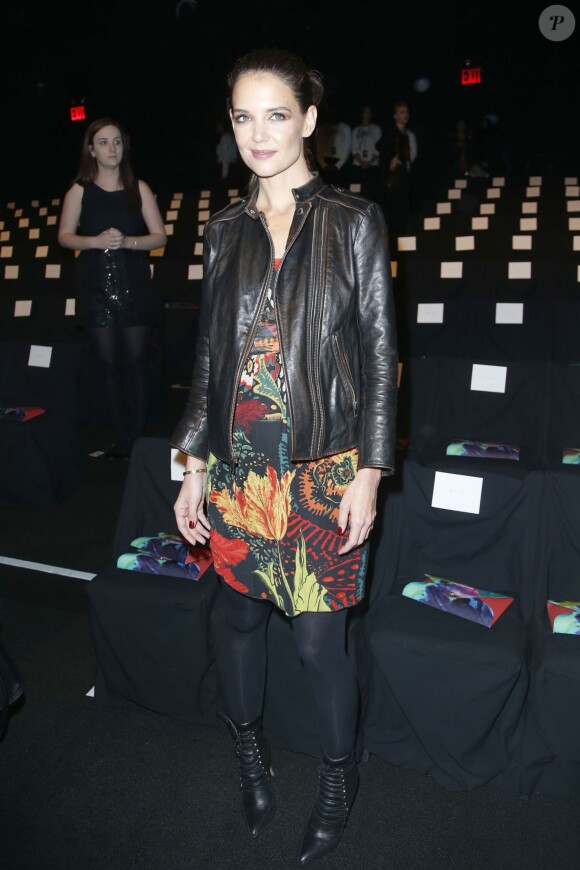 Katie Holmes assiste au défilé Desigual automne-hiver 2015-2016 au Lincoln Center. New York, le 12 février 2015.