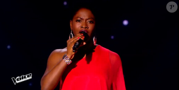 La chanteuse Azania Noah dans The Voice 4, le samedi 14 férvrier 2015, sur TF1