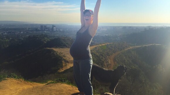 Milla Jovovich enceinte : À 7 semaines du terme, un terrible dilemme...