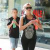 Reese Witherspoon se rend à son cours de gym avec son fils Deacon Phillippe à Los Angeles, le 15 février 2015.  
