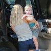 Reese Witherspoon va voir l'avancement des travaux de sa nouvelle maison avec sa fille Ava et ses fils Tennessee et Deacon à Pacific Palisades, le 15 février 2015.  