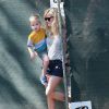 Reese Witherspoon va voir l'avancement des travaux de sa nouvelle maison avec sa fille Ava et ses fils Tennessee et Deacon à Pacific Palisades, le 15 février 2015. 